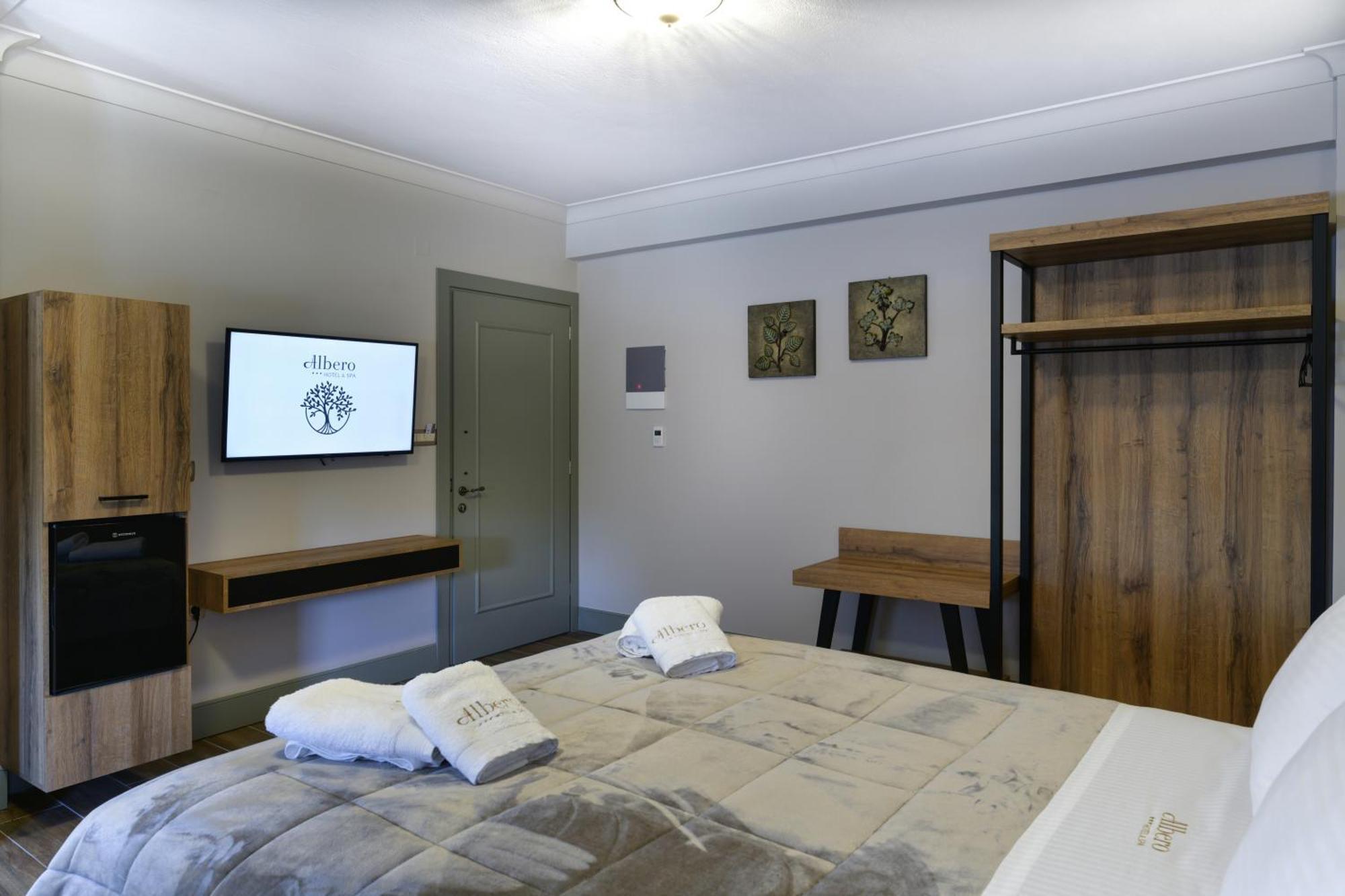 Albero Hotel Perama  Dış mekan fotoğraf
